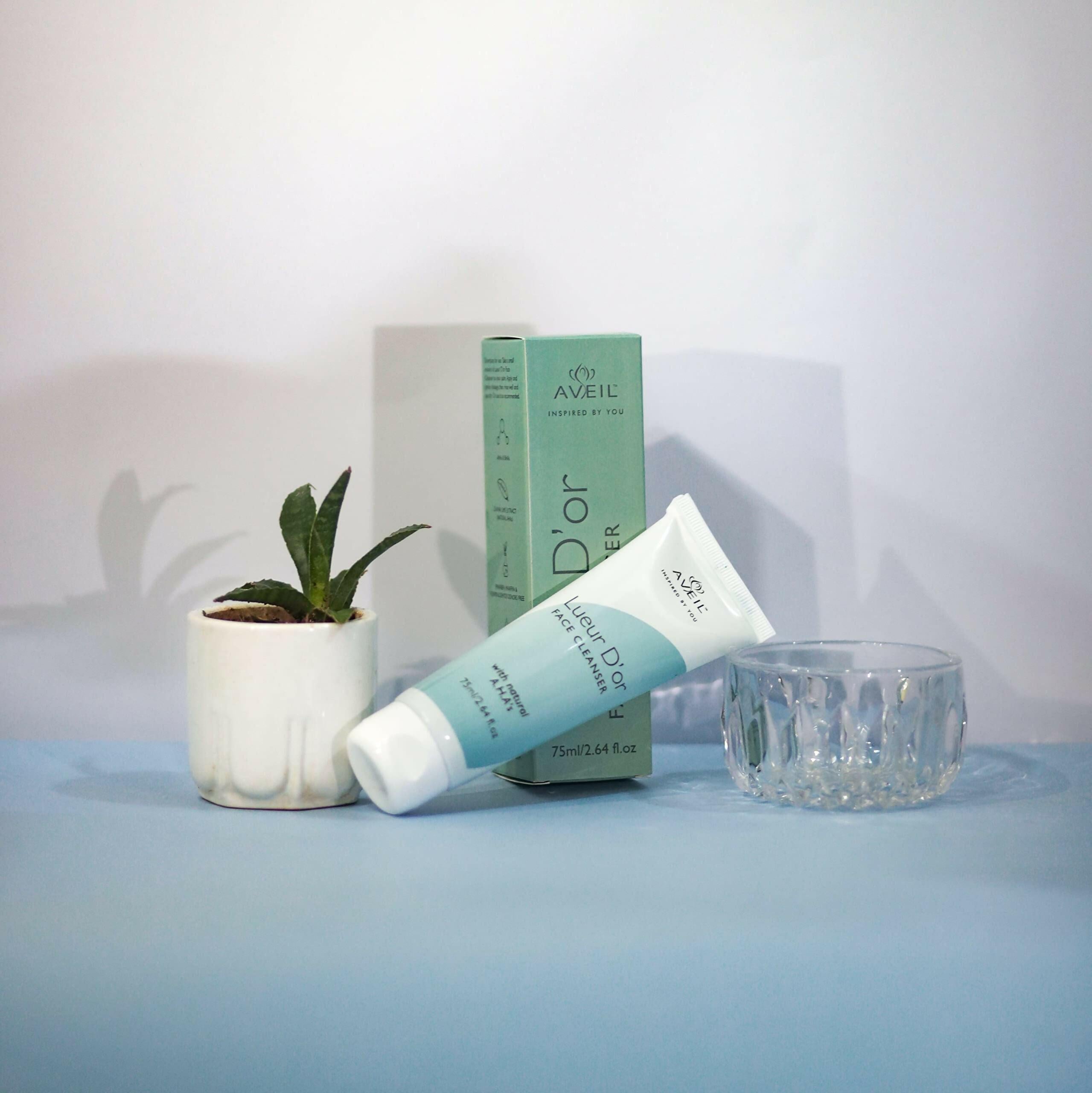 Aveil Lueur D'or Face Cleanser For Youthful & Smooth Skin